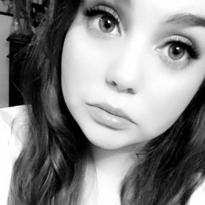 Meet your Posher, Izzy